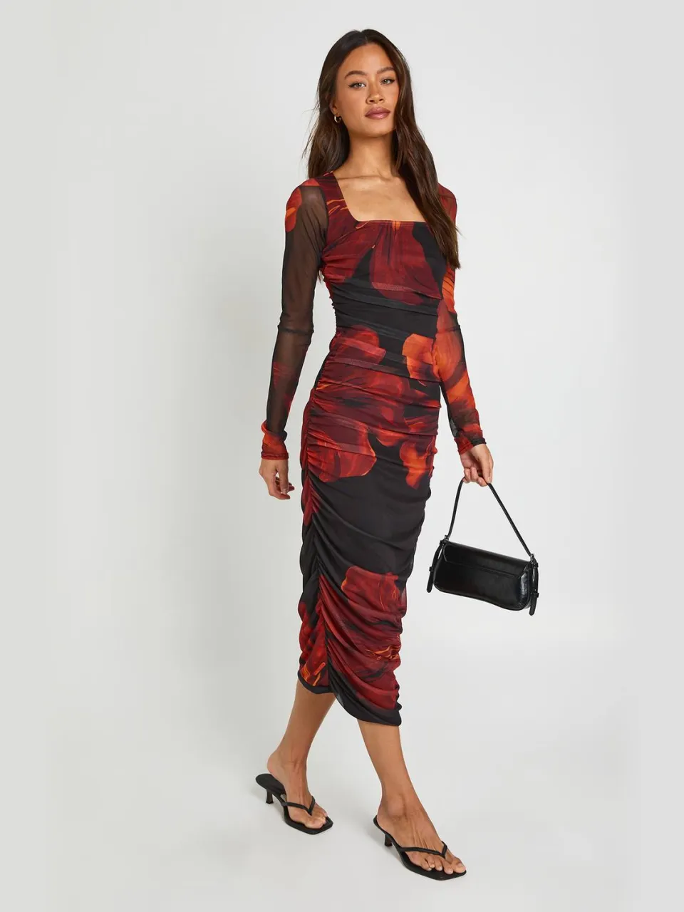 boohoo Dames Lange Bloemen Mesh Jurk Met Vierkante Hals En Plooien Midi Zwart