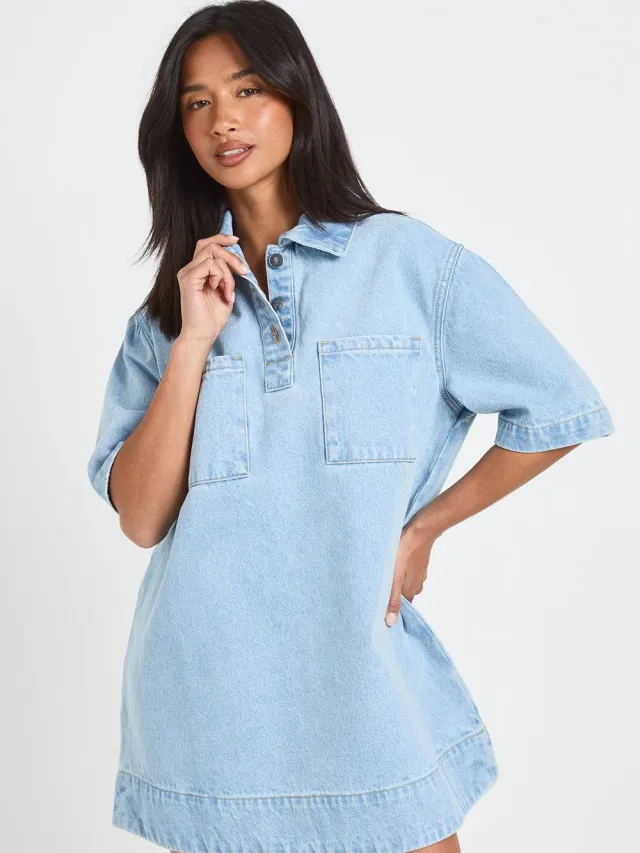 boohoo Dames Petite Denim Jurk Met Korte Mouwen Gebleekt Blauw