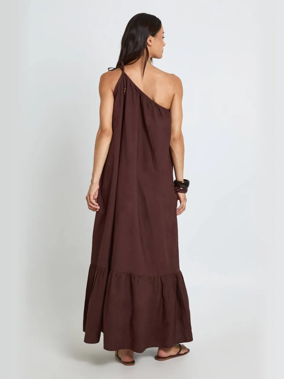 boohoo Dames Lange Geplooide Maxi-jurk Met Kralenband En Éen Schouder chocoladebruin, foto 3