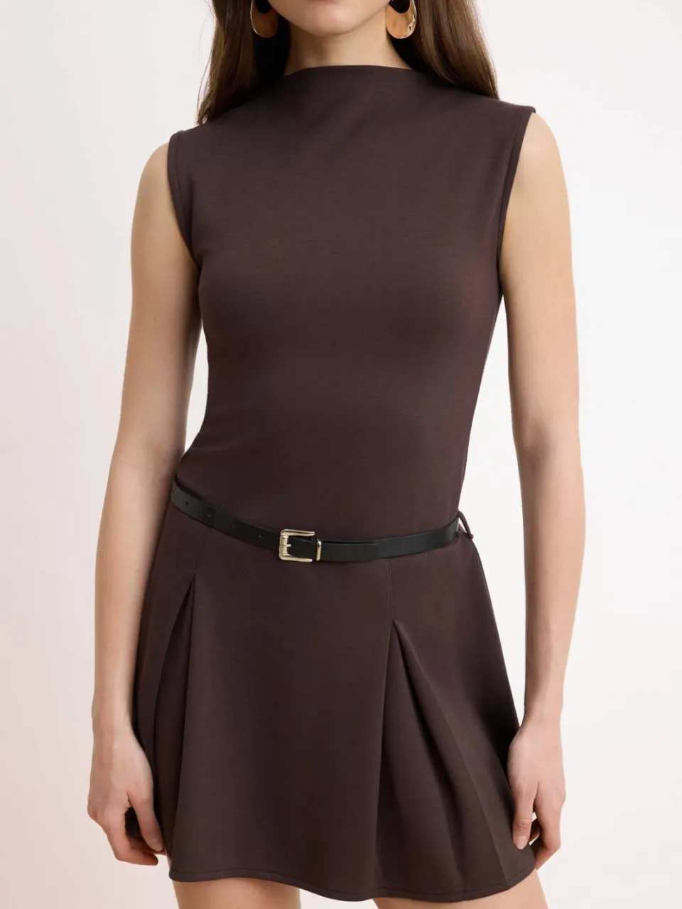 Trendyol TRENDYOLMİLLA Dames Bruin Effen Kort / Mini Mouwloos Skater Jurken, foto 2