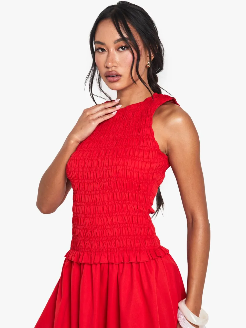 boohoo Dames Racer-neck gerimpelde droptaille midaxi jurk rood, foto 3