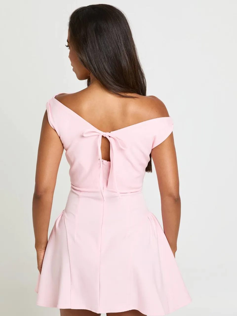 boohoo Dames Getailleerde Asymmetrische Draperie Hals Skater Jurk baby roze, foto 2