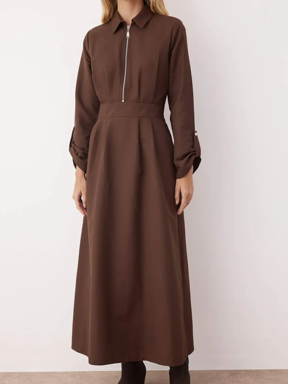 Trendyol Modest Dames Bruin Effen Maxi Lang Casual A-lijn Modest Jurken Donkerbruin