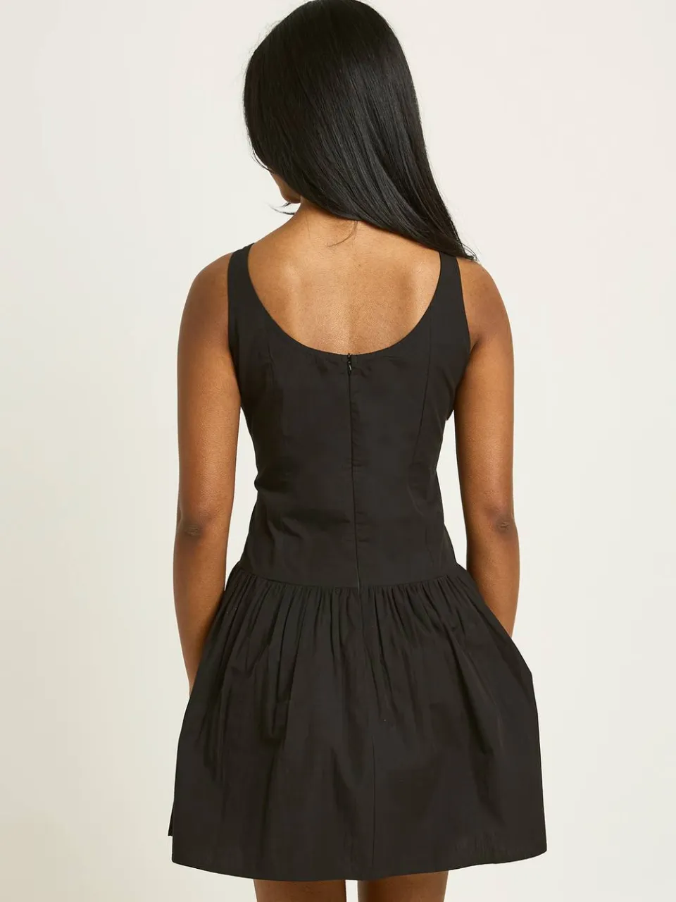 boohoo Dames Katoenen Poplin Doorknoop Mini Jurk Met Boothals zwart, foto 2