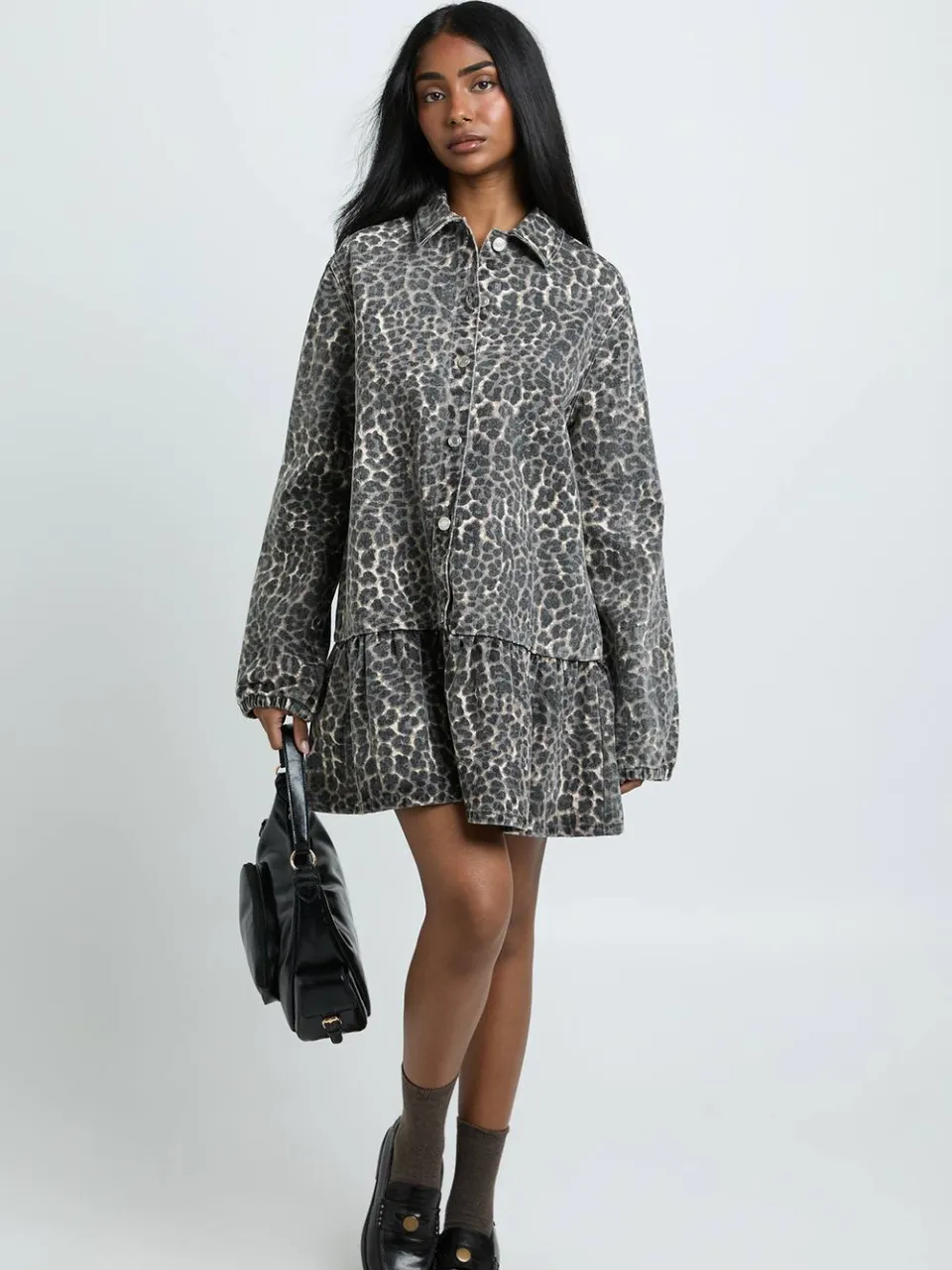 boohoo Dames Denim Jurk Met Verlaagde Zoom, foto 2