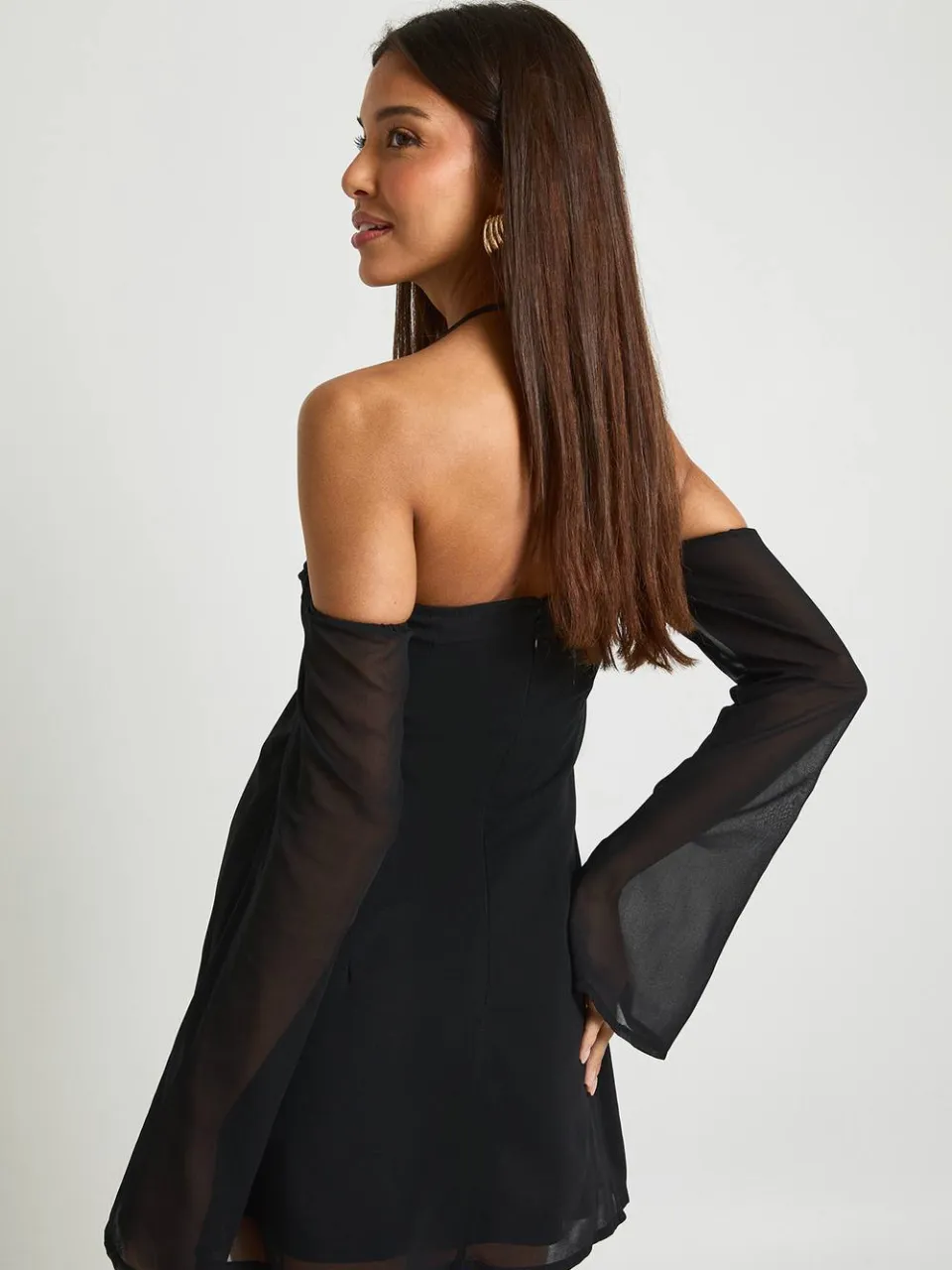 boohoo Dames Chiffon minijurk met lange mouwen zwart, foto 2