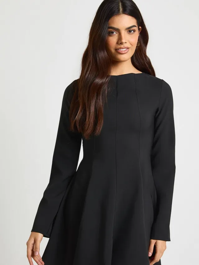 boohoo Dames Naaddetail lange mouwen uitlopende zoom mini-jurk Zwart