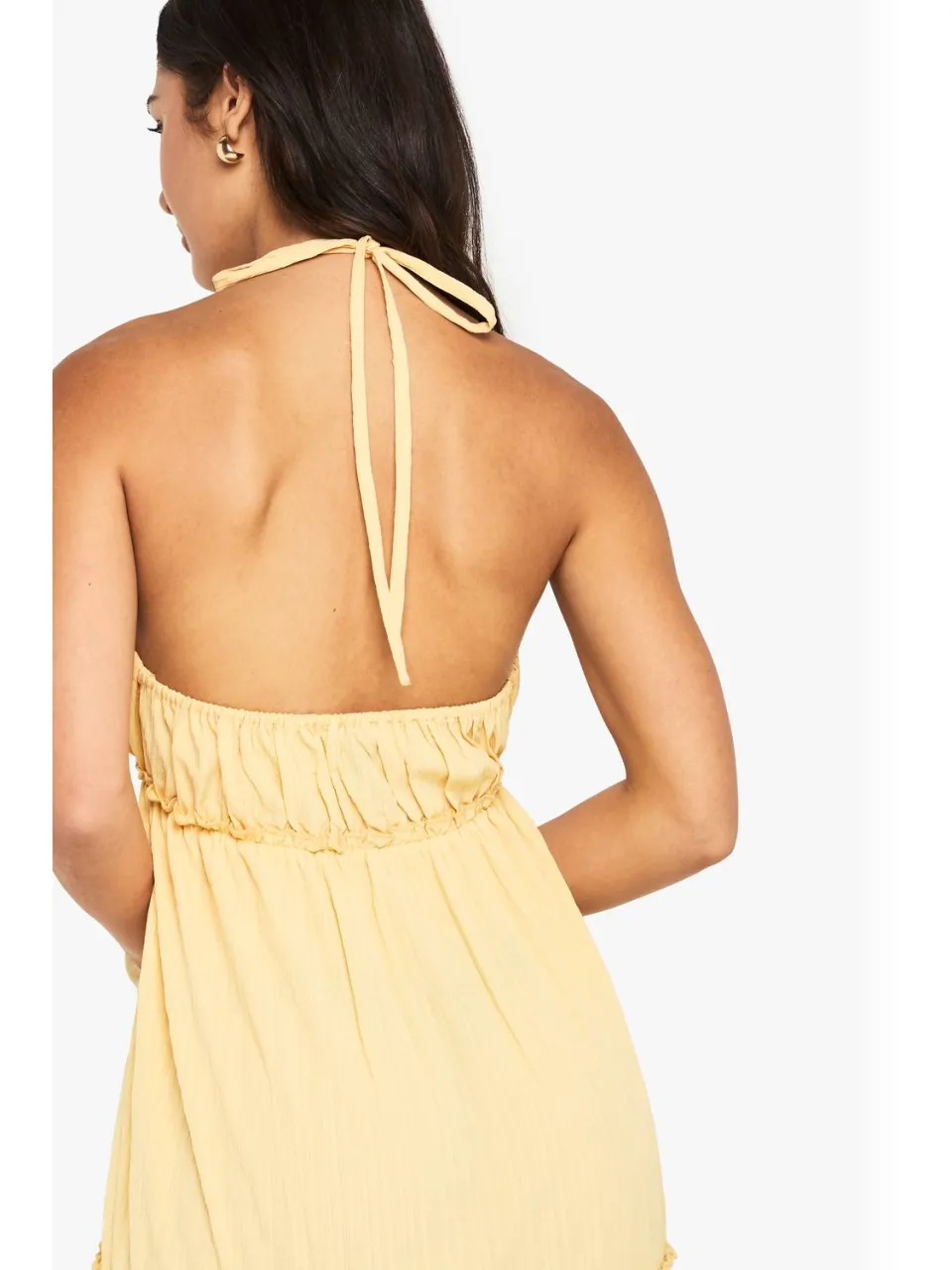 boohoo Dames Petite Getextureerde Gerimpelde Maxi-jurk met Bandjes en Lagen citroen, foto 2