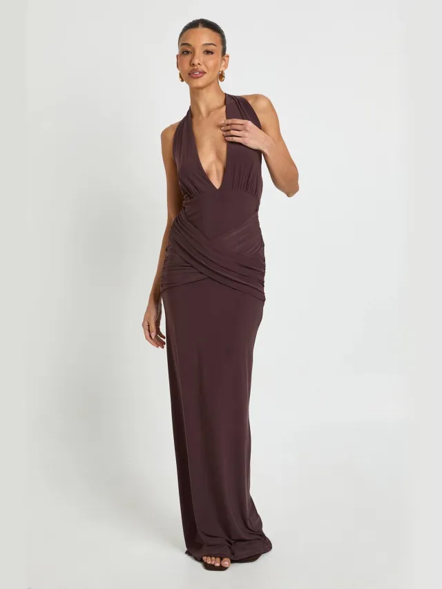 boohoo Dames Gladde Maxi-jurk Met Diepe Halternek En Wikkeldetail In De Taille Chocoladebruin