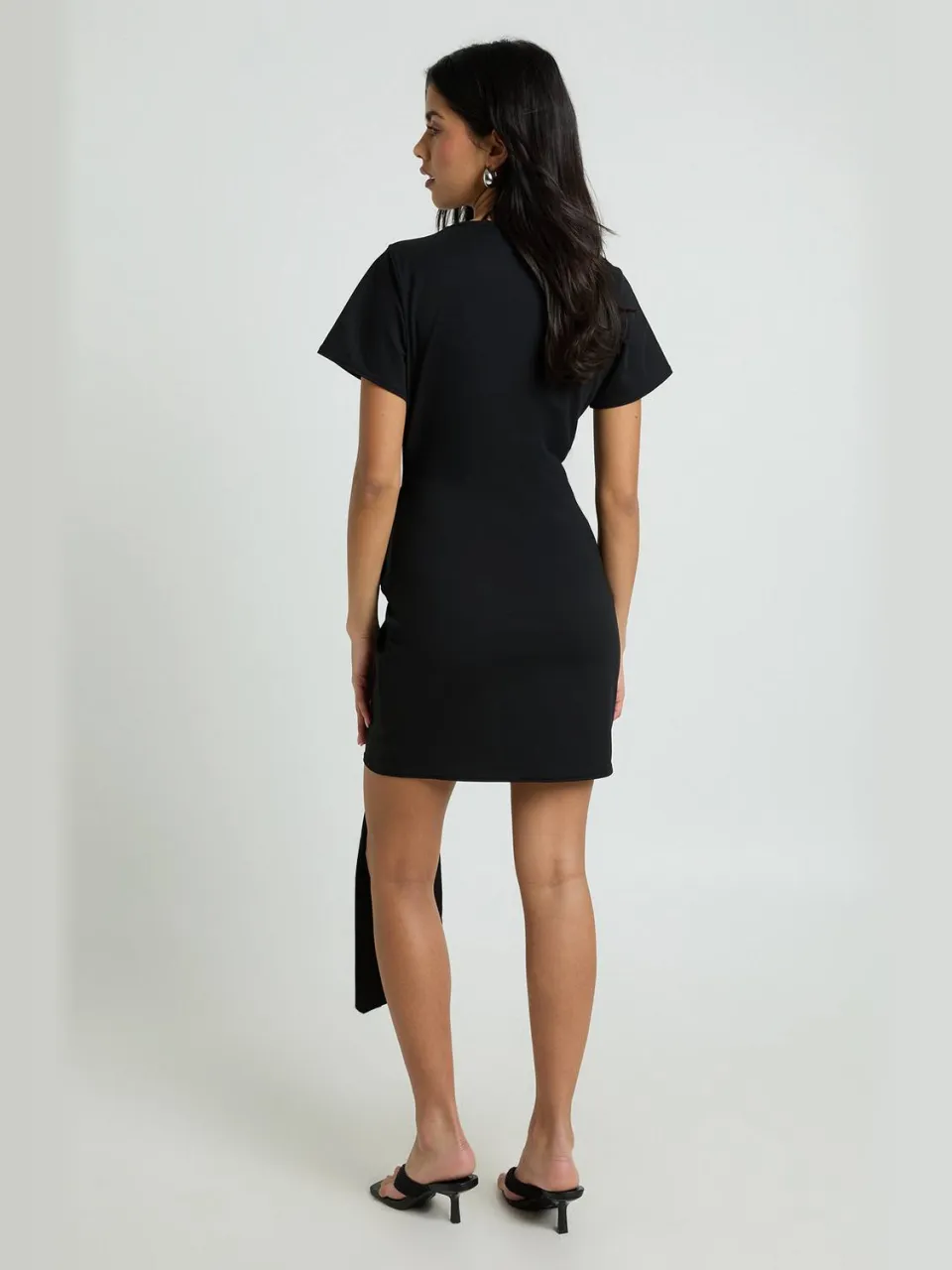 boohoo Dames Jurk Met Goudkleurige Bies En Ceintuur En Korte Mouwen, foto 2