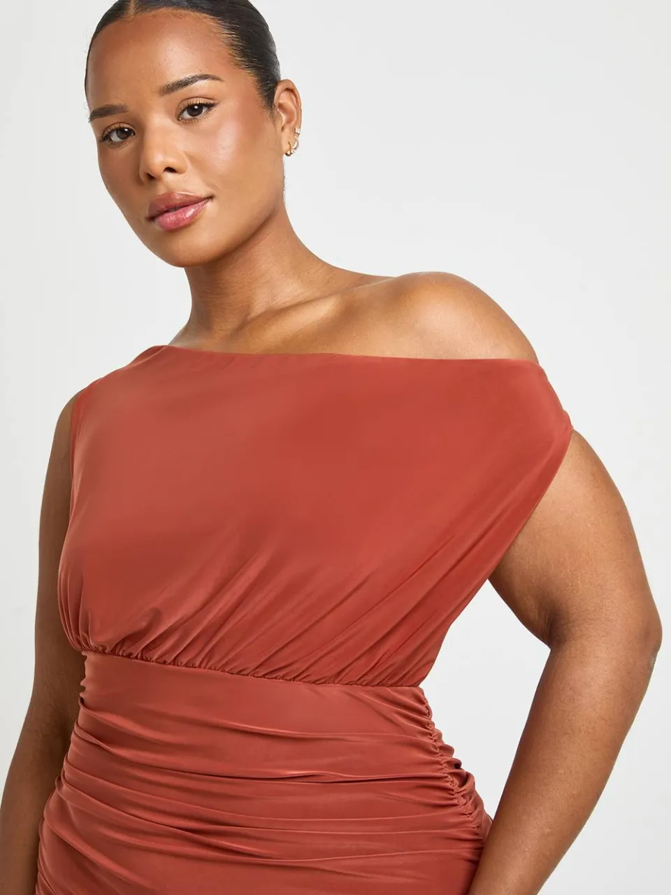 boohoo Dames Plus Gedrapeerde Mini-jurk Met Ruches roest, foto 4