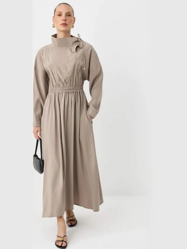 Trendyol TRENDYOLMİLLA Dames Beige Effen Maxi Lang Skater Modest Jurken Gebroken wit