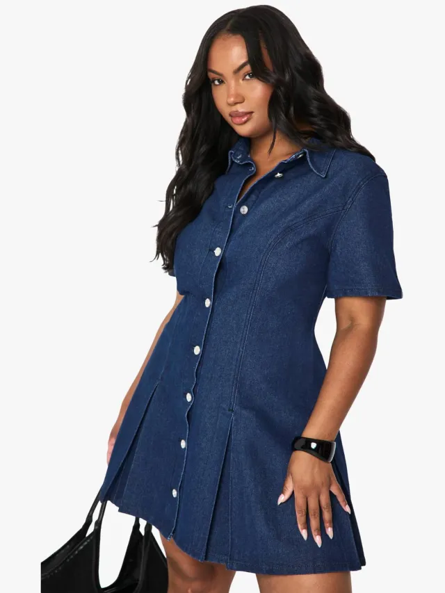 boohoo Dames Plus denim button-geplooide shiftjurk Indigo