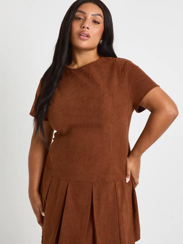 boohoo Dames Plus Cord geplooide zoom shiftjurk Tan