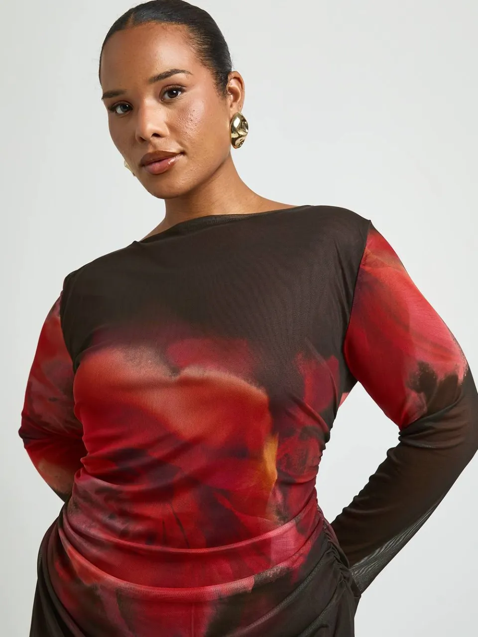 boohoo Dames Plus Grote Bloemenprint Gerimpelde Mini Shift Jurk chocoladebruin, foto 4