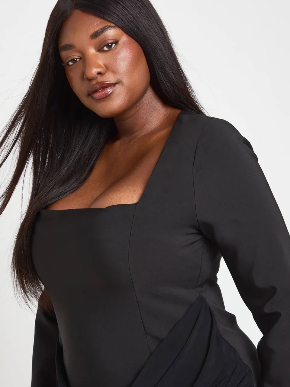 boohoo Dames Plus Slinky Gedrapeerde Mini-jurk Met Lange Mouwen zwart, foto 4