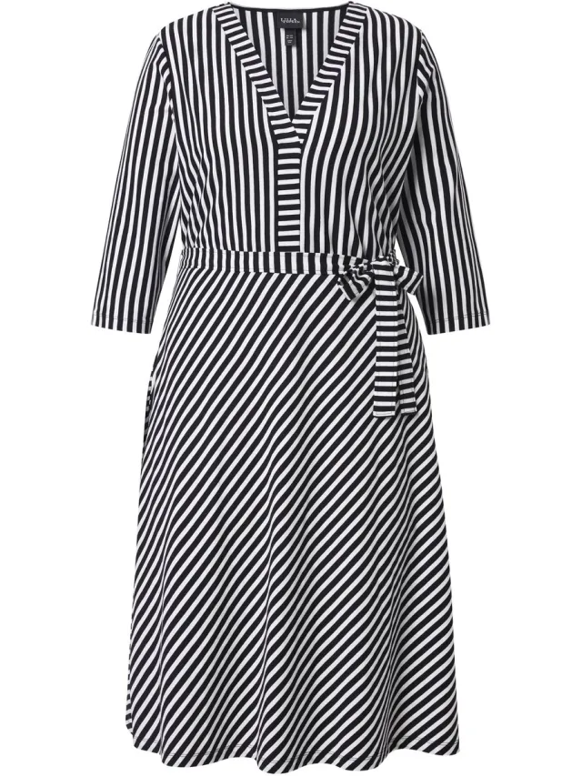 Ulla Popken Dames - Midi-jurk strepen A-lijn V-hals 3/4-mouwen - Zwart - Maat 58+