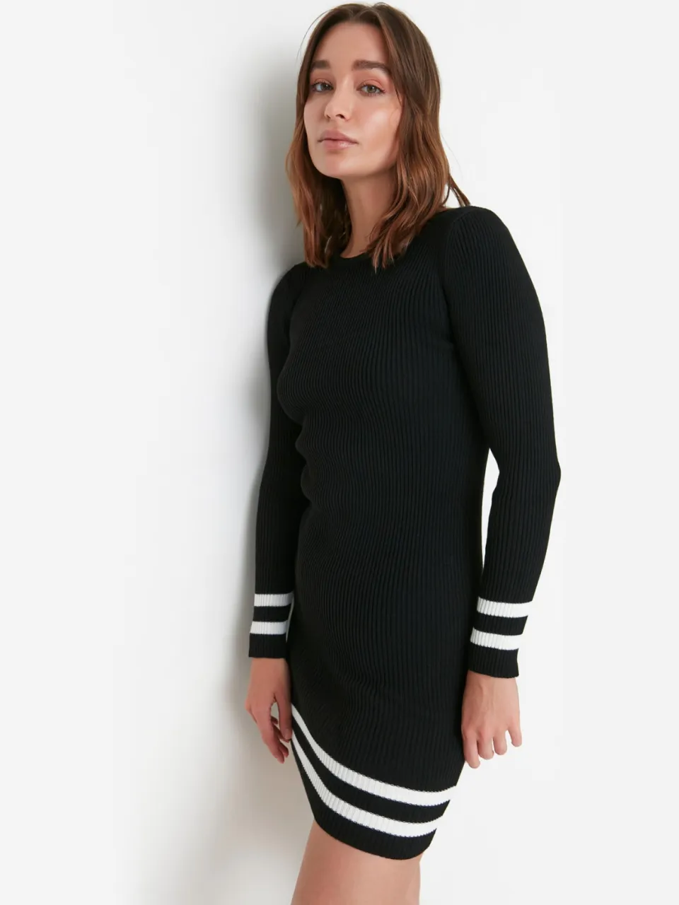 Trendyol Vrouwen Standaard mouw Ronde hals Trui Jurk Mini Jurk zwart, foto 2