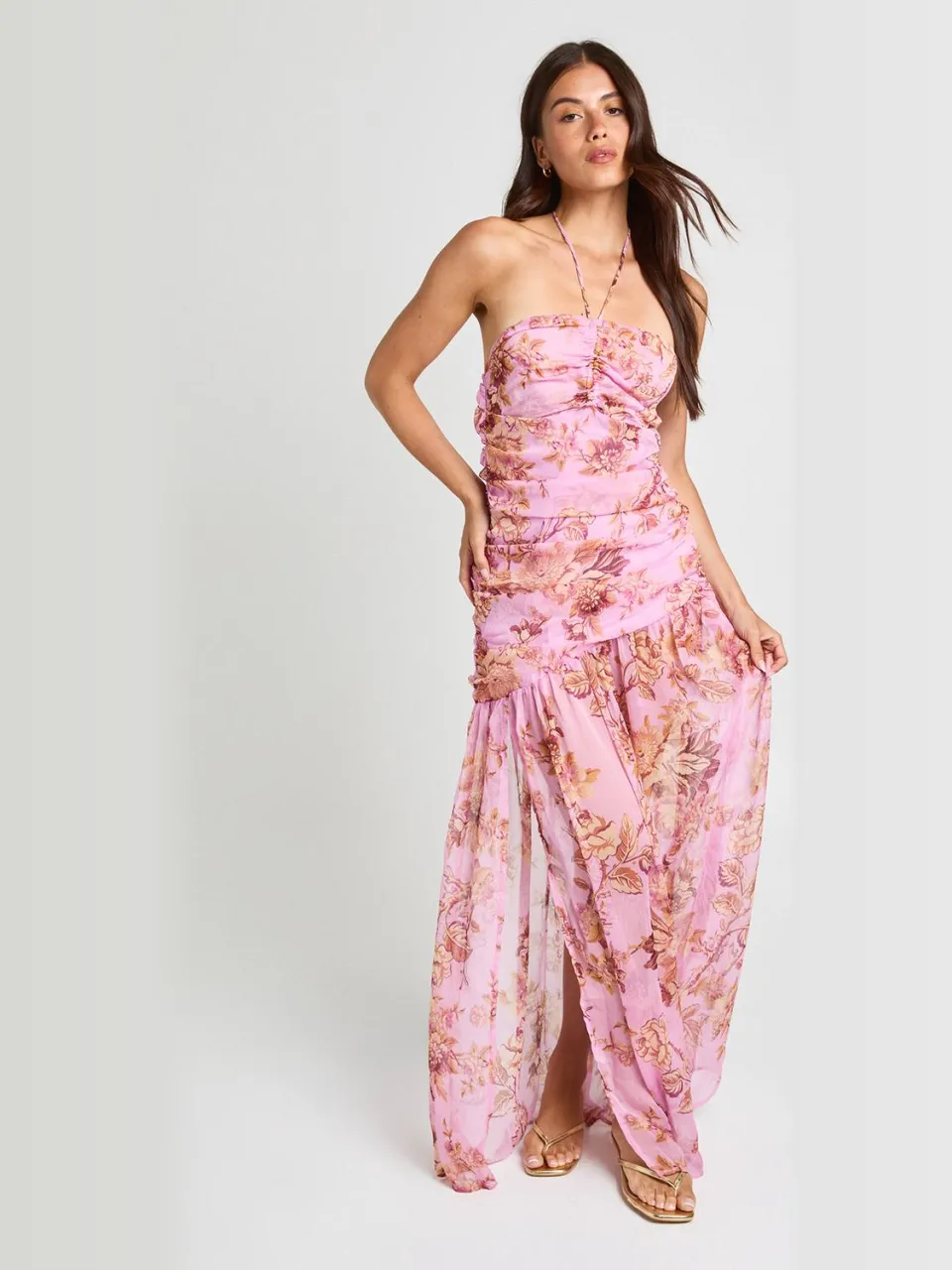 boohoo Dames Gebloemde Halternek Maxi Jurk Met Gerimpeld Detail Roze