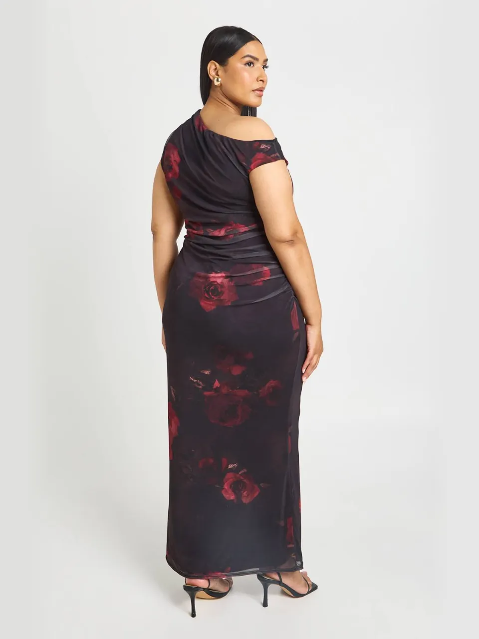 boohoo Dames Plus Bloemen Mesh Asymmetrische Maxi Jurk zwart, foto 2