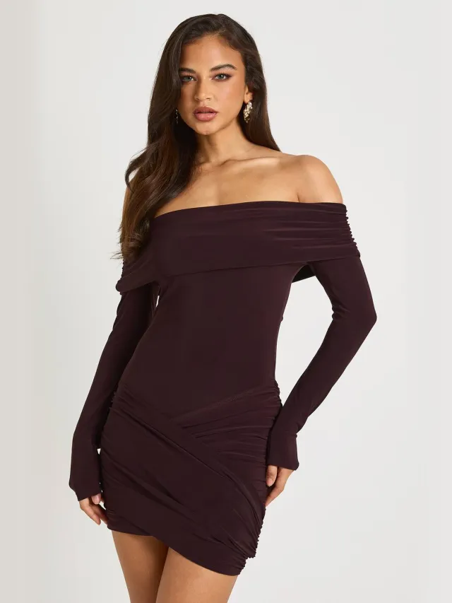 boohoo Dames Bardot Drapedetail Lang Mouw Mini-jurk chocoladebruin, foto 3