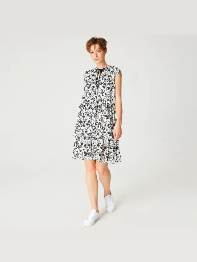 Smart & Joy Korte jurk met ruches en bloemenprint Wit