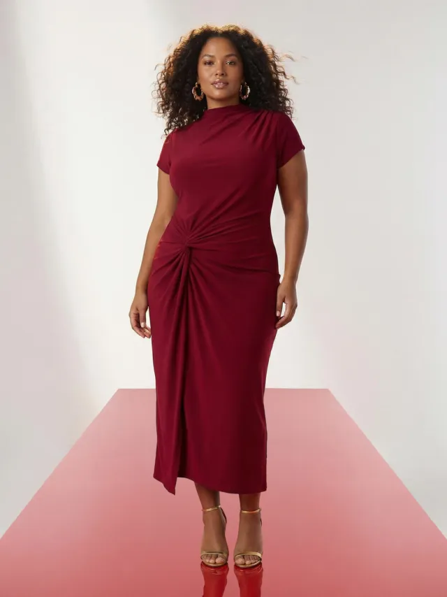 Trendyol Curve Dames Bordeaux Effen Midi Kort Casual Recht Grote maten Jurk Bordeauxrood
