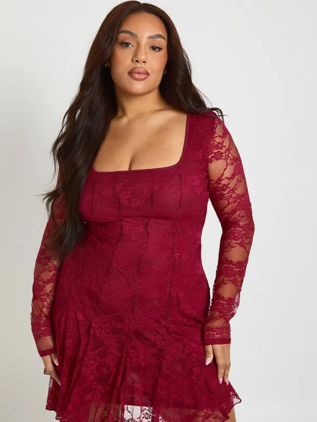 boohoo Dames Plus Kanten Godet Skater Mini Jurk Bordeaux Rood