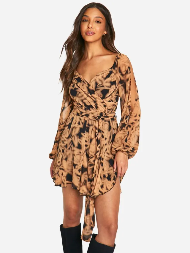 boohoo Dames Floral Chiffon Lace Back Puff Sleeve Wrap Skater Dress Zwart