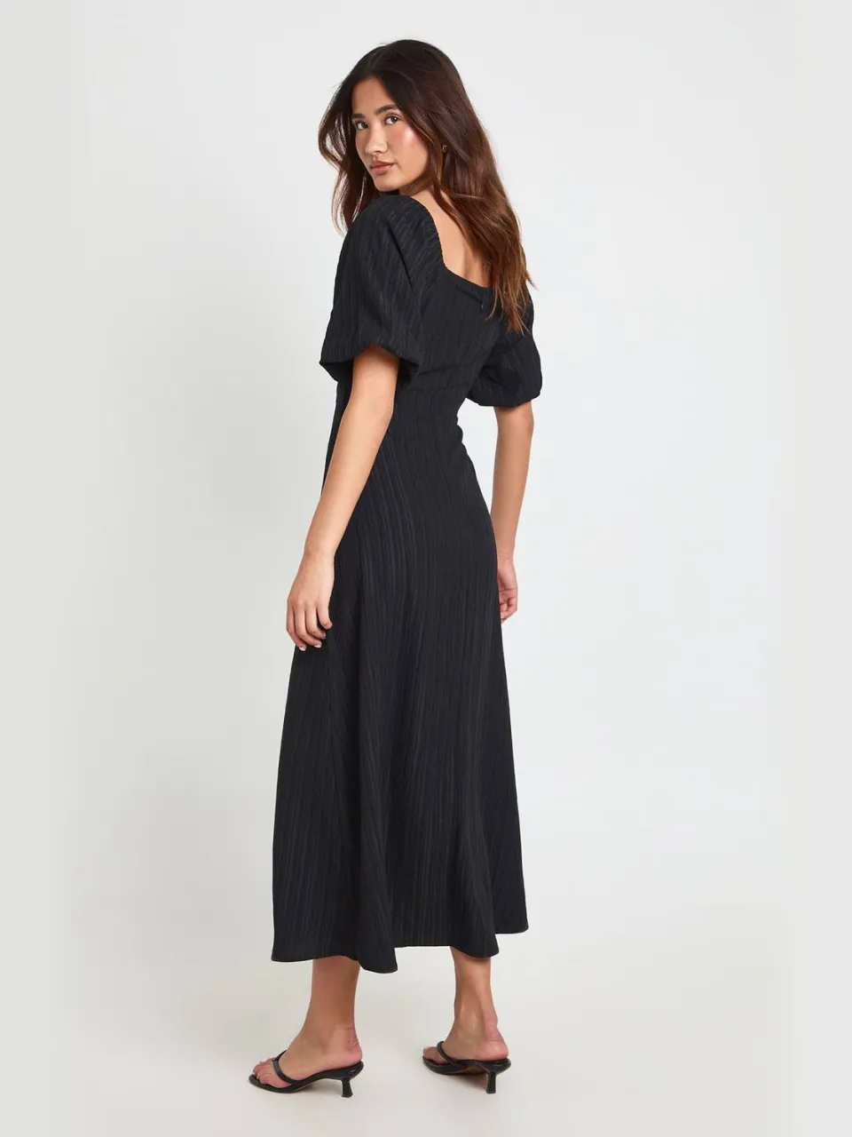 boohoo Dames Getextureerde Midaxi Jurk Met Volumemouwen zwart, foto 3