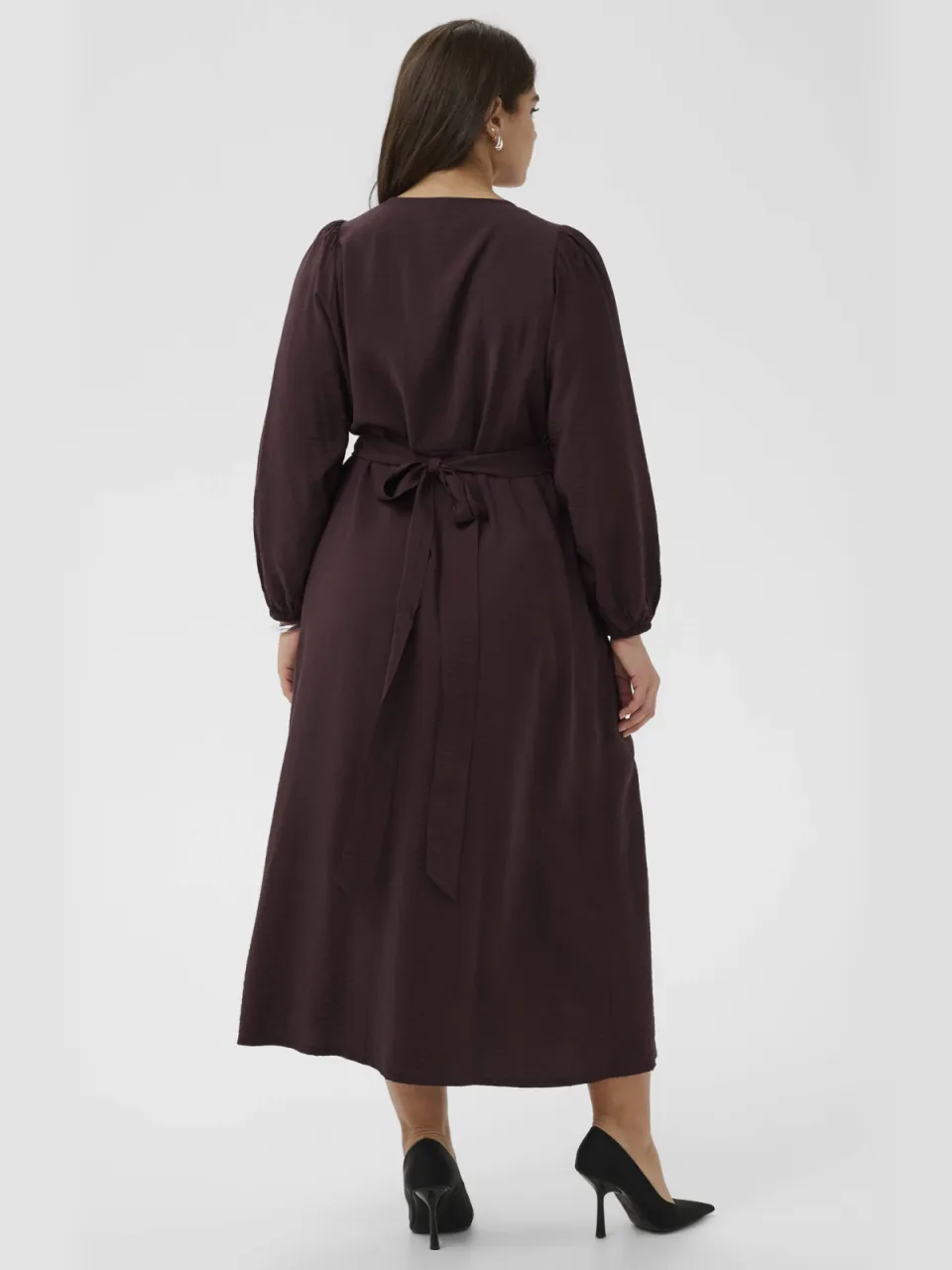 Kaffe Curve viscose maxi wikkeljurk Plus Size - donkerbruin, foto 4