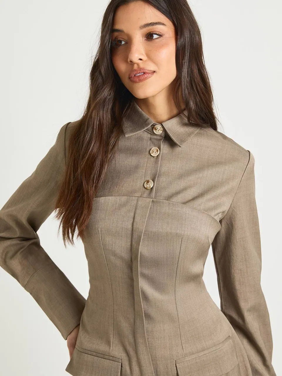 boohoo Dames Op Maat Gemaakte Dubbele Laag Utility Blousejurk taupe, foto 4