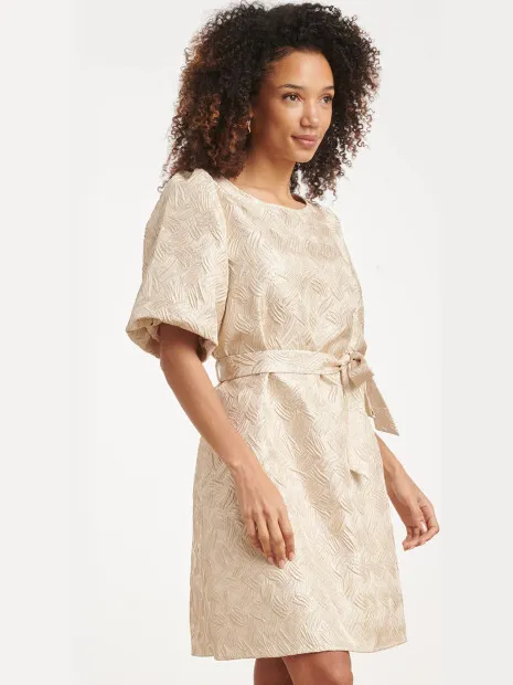 Smashed Lemon Jacquard jurk met tailleceintuur beige, foto 2