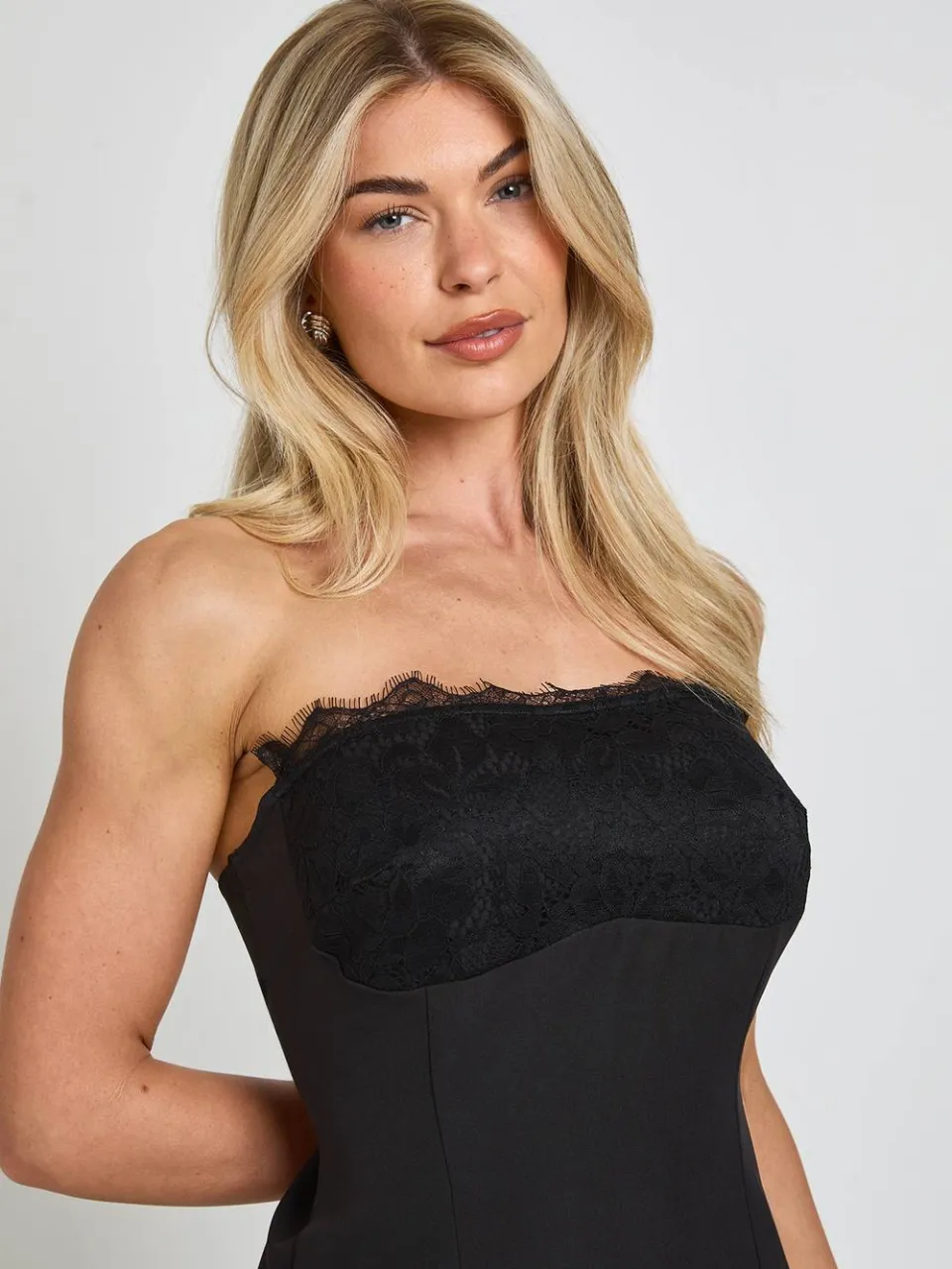 boohoo Dames Bandeau Mini-jurk Met Kanten Naaddetail zwart, foto 3