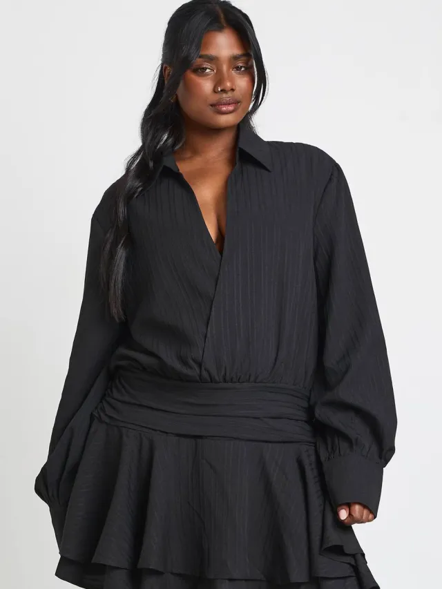 boohoo Dames Plus Getextureerde Gerimpelde Ruches Mini Jurk Zwart