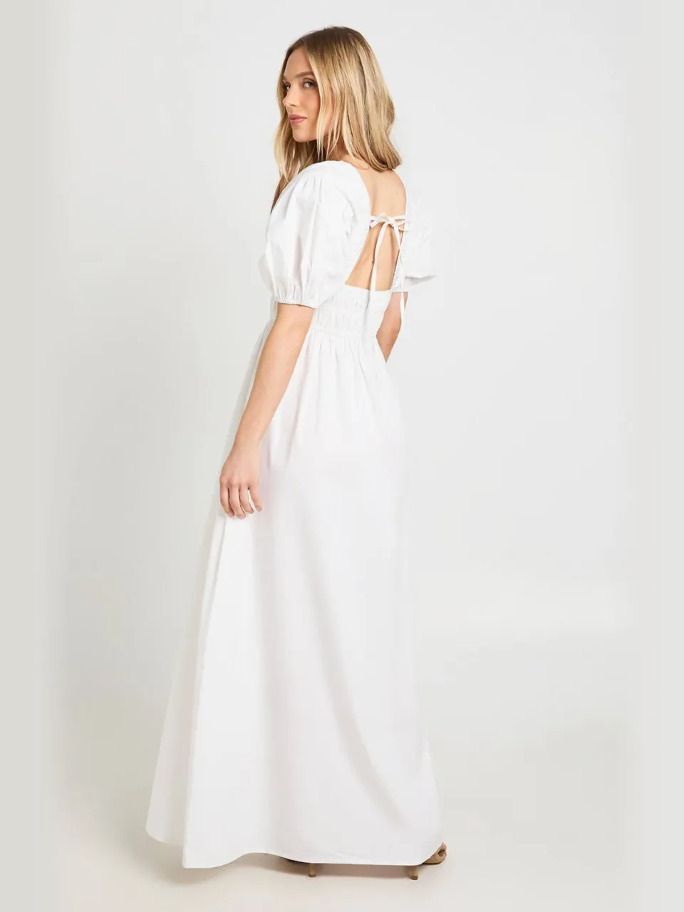 boohoo Dames Petite Katoenen Poplin Maxi Jurk Met Gesmockte Top V-hals En Pofmouwen wit, foto 2