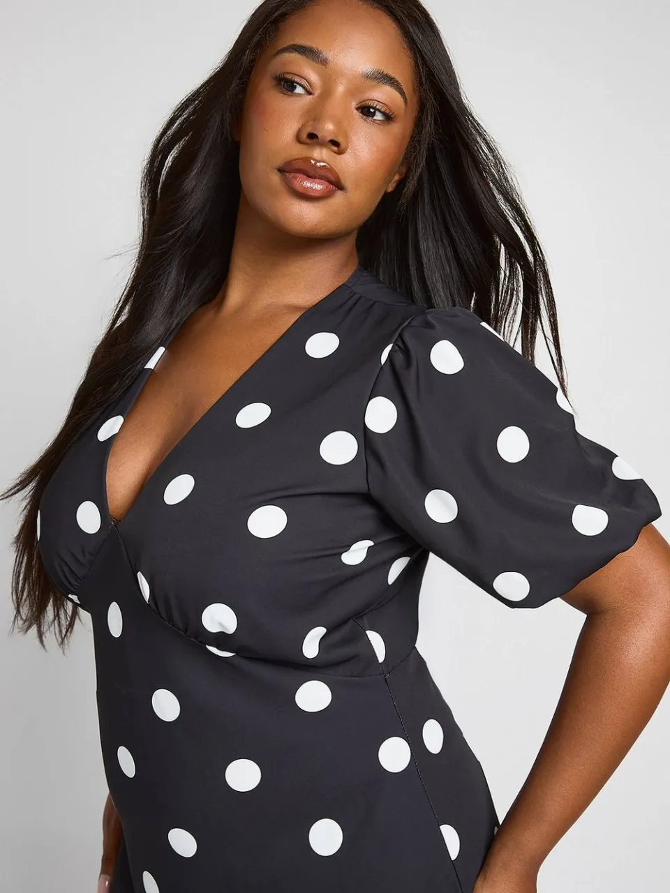 boohoo Dames Plus Size Polkadot Maxi Jurk zwart, foto 4