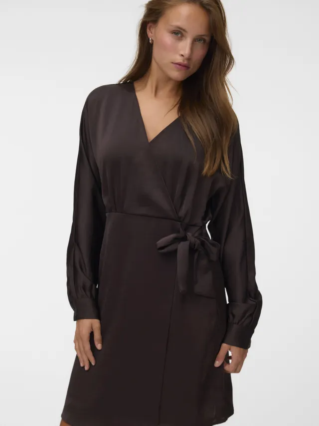 Vero Moda x Wehkamp wikkeljurk - bruin