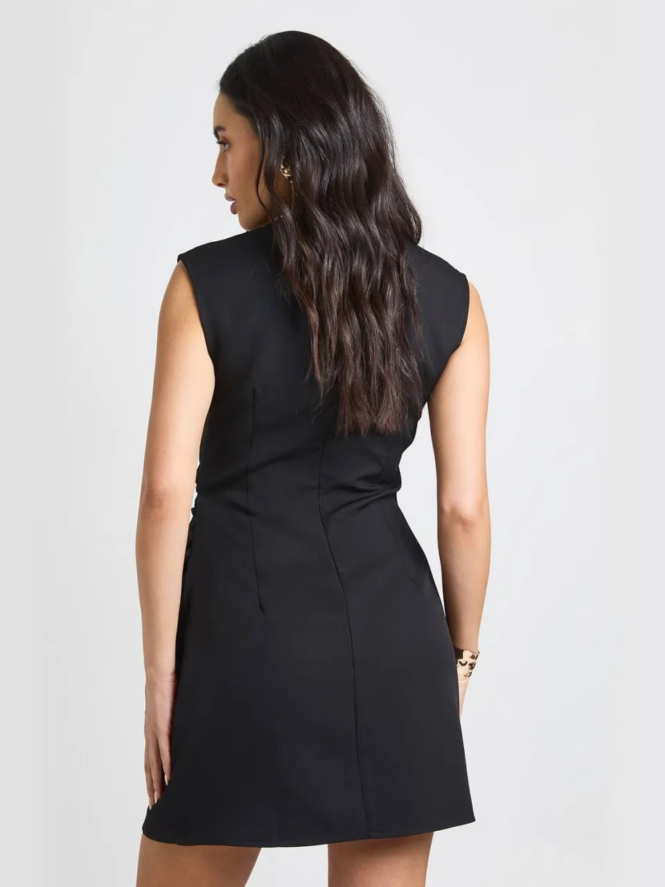 boohoo Dames Mini Jurk Met Schoudervulling En Geplooid Middel zwart, foto 2