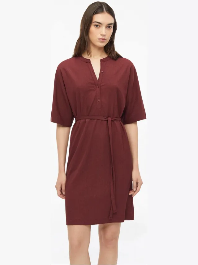 S.Oliver female - Gestructureerde jersey jurk met riem en knoopsluiting bordeaux