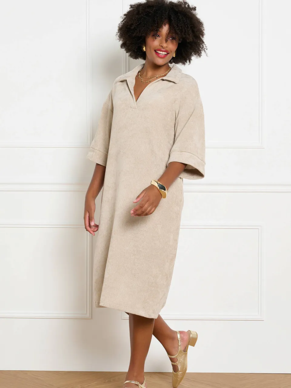 LOLALIZA fluwelen midi jurk - beige, foto 5