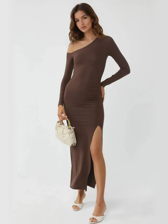Busem Asymmetrische Kraag Maxi-jurk met Scheur Bruin