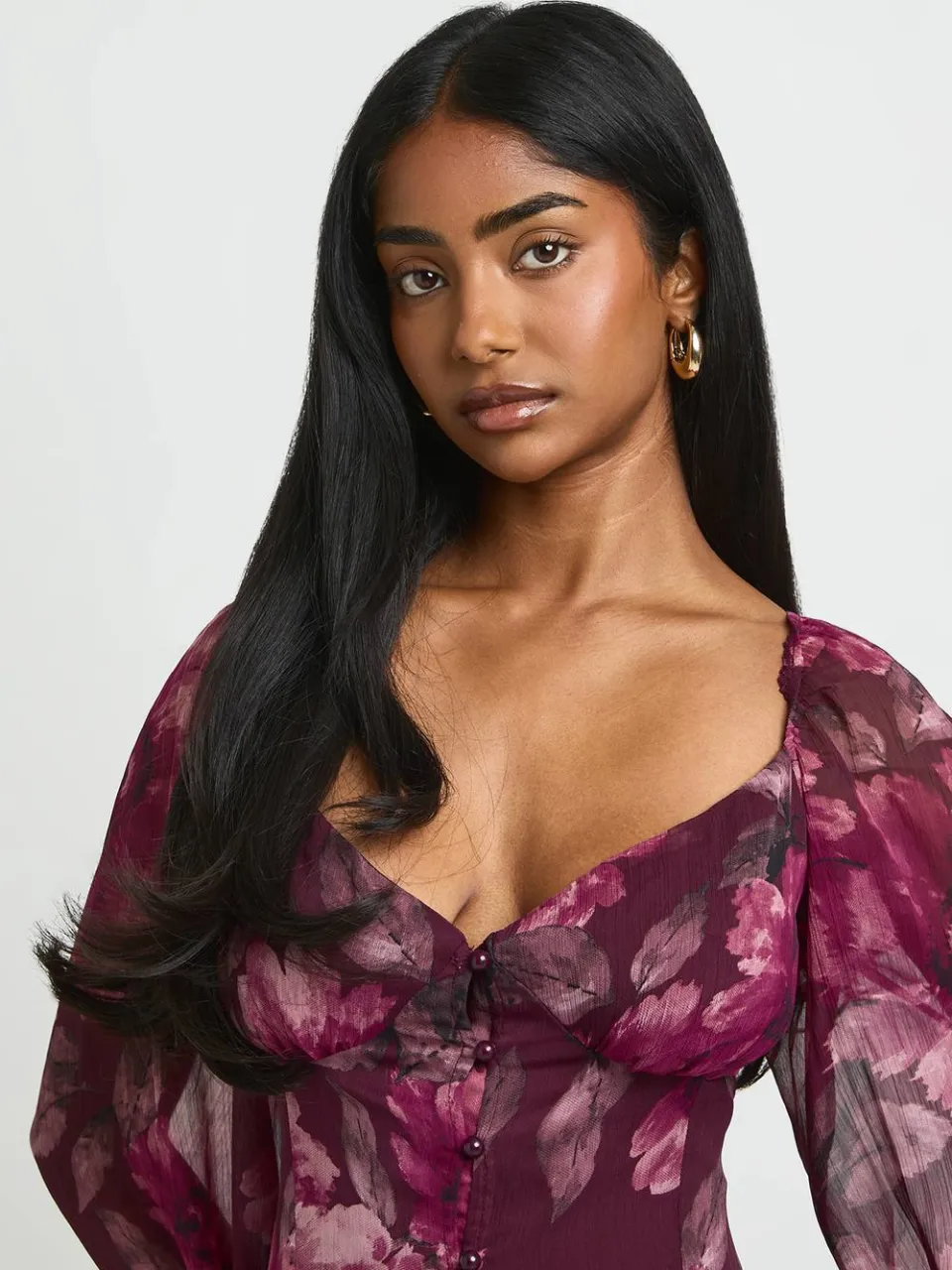 boohoo Dames Getextureerde Chiffon Bloemen Godet Zoom Mini Jurk pruim, foto 4