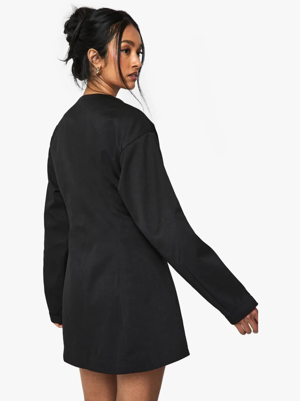 boohoo Dames Tailored Collarless Cinched Waist Blazer Dress zwart, foto 2