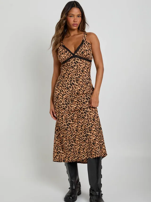 boohoo Dames Leopard V-hals slipjurk met kantafwerking midaxi Luipaardprint