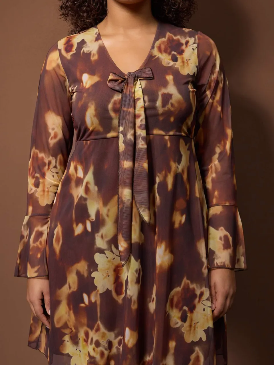 Trendyol Curve Dames Bruin Bloemen Kort / Mini Lang Casual A-lijn Grote maten Jurk, foto 2