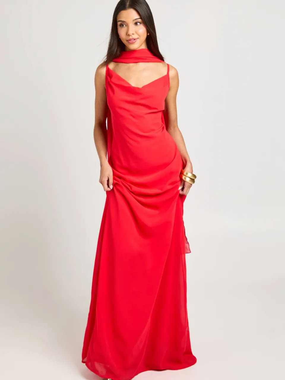 boohoo Dames Lange Chiffon Maxi Jurk Met Waterval Halslijn En Sjaal Rood
