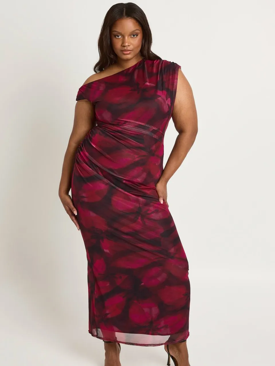 boohoo Dames Plus Bloemen Mesh Asymmetrische Maxi Jurk magenta, foto 2