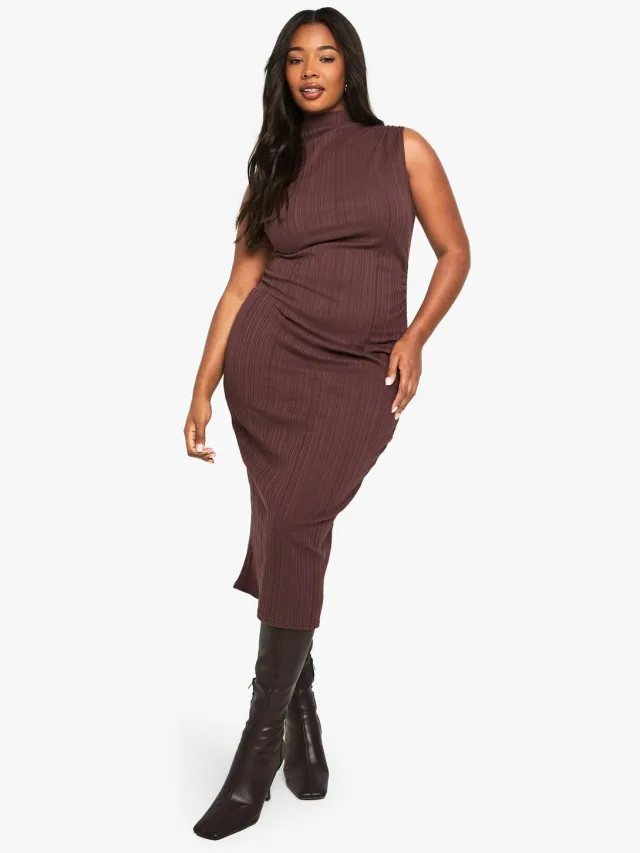 boohoo Dames PLUS MAAT MOUWLOZE HOOGNEK MIDI JURK Chocoladebruin
