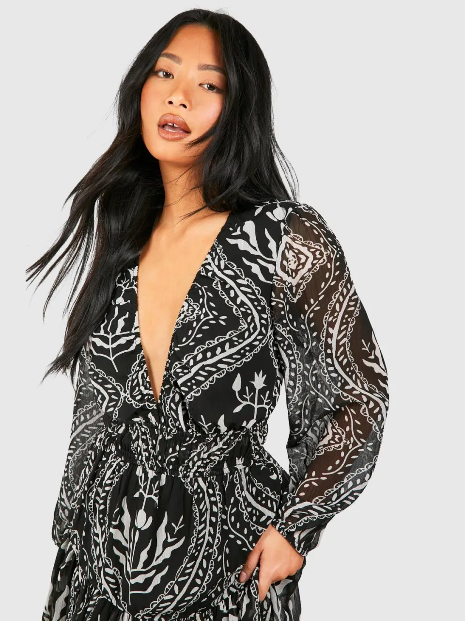 boohoo Dames Petite Mono Paisley Midaxi Jurk, foto 2